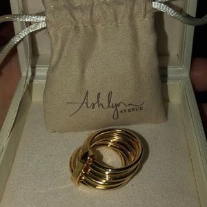 Brand New Ashlynn Avenue ring